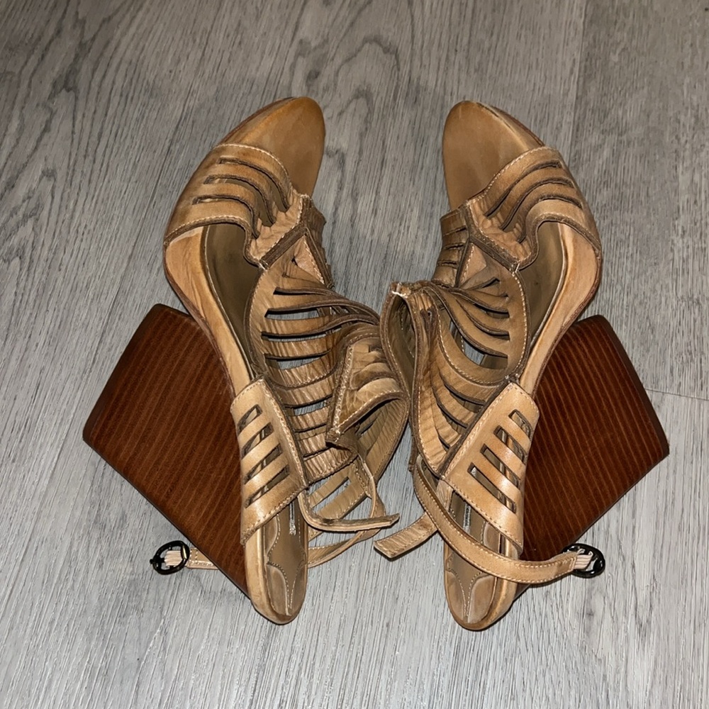 Leon Max Heels - image 5